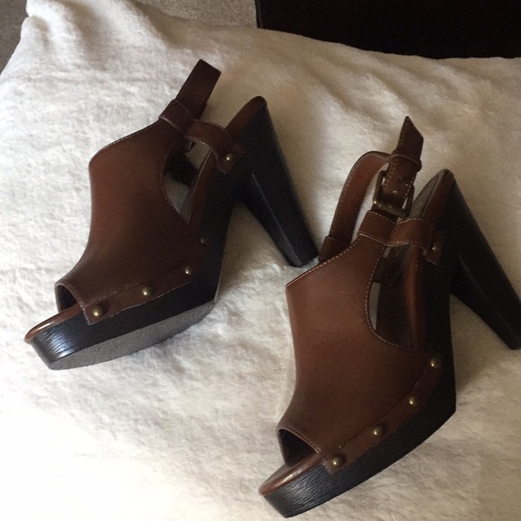 NWOT Chaps Sandals 👡 - Picture 1 of 7